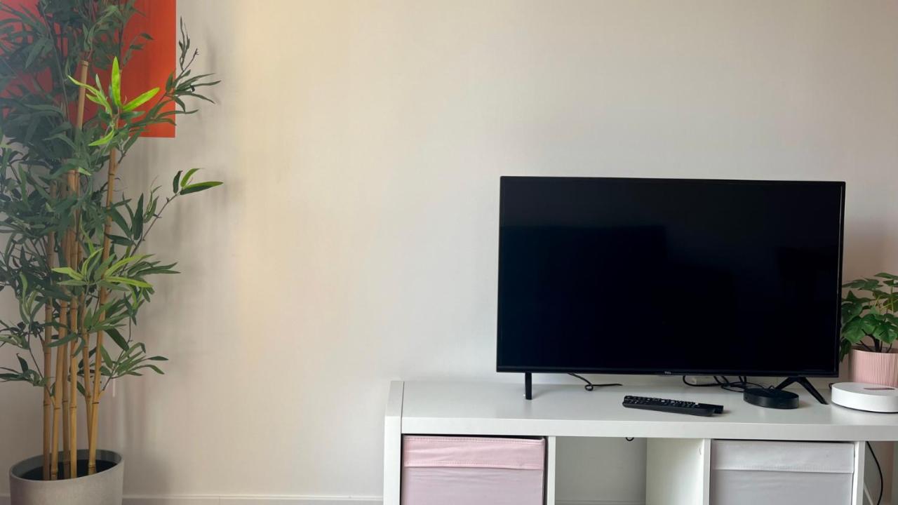 L'Artiste En Duplex Apartment Невер Екстериор снимка